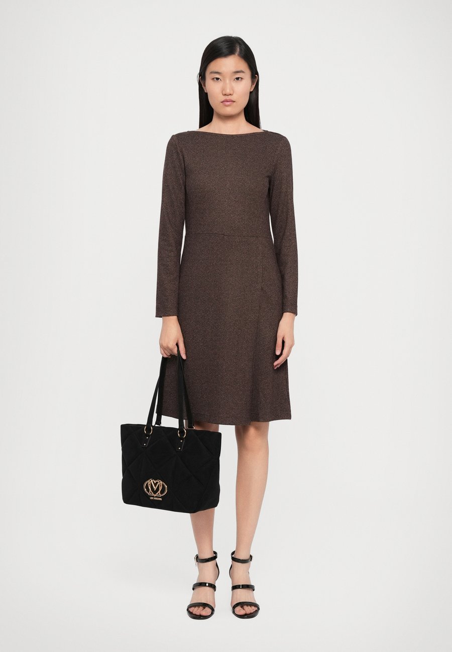 Сумка-шоппер Love Moschino Tote bag, Black
Сумка-шоппер Love Moschino Tote bag, Black