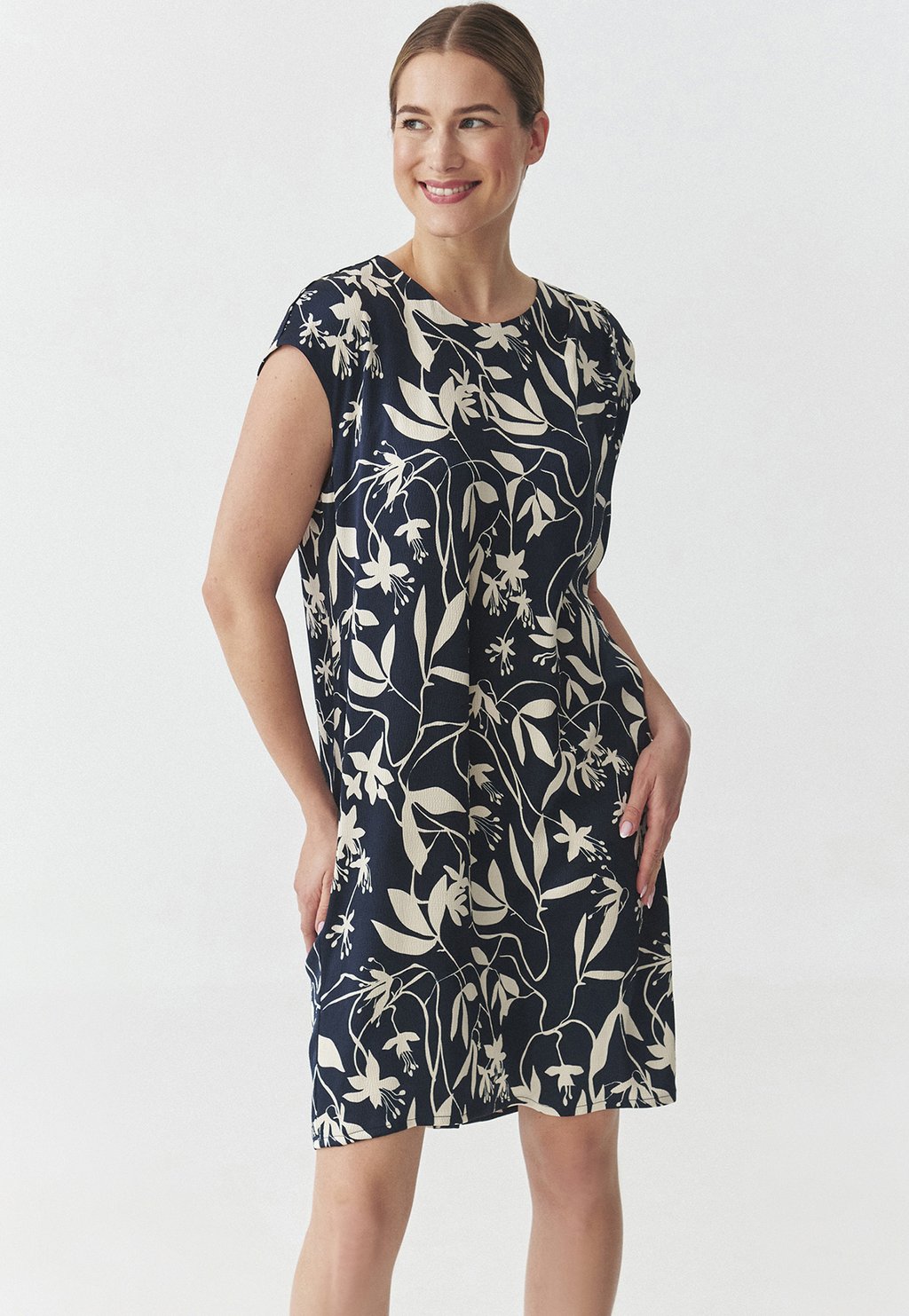 Повседневное платье TATUUM, темно-синий
Повседневное платье TATUUM, темно-синий