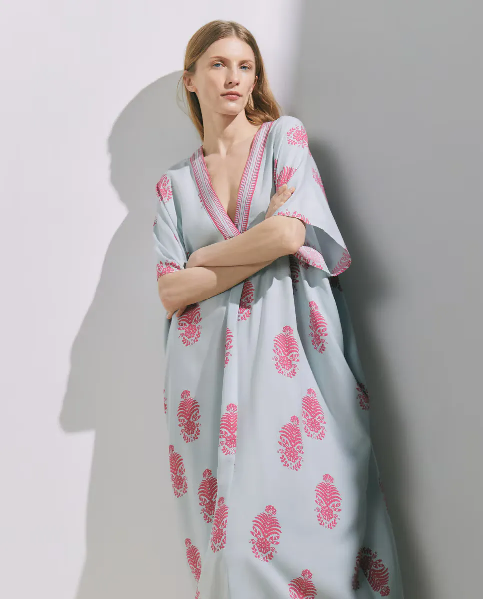 Женский кафтан с балдахинчиком Stella Rittwagen, цвет Celeste
Женский кафтан с балдахинчиком Stella Rittwagen, цвет Celeste