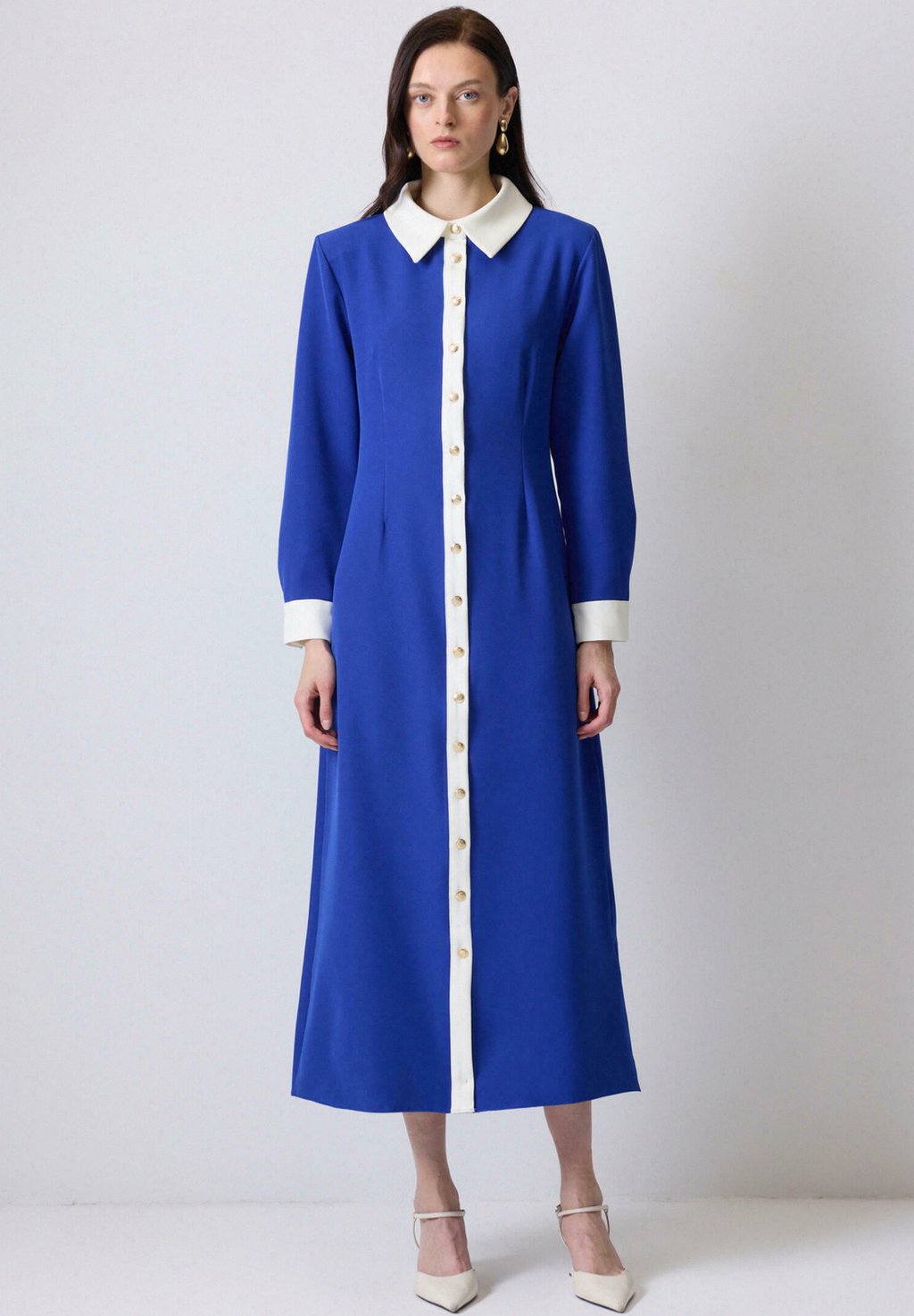 Платье-рубашка GOLD BUTTONED Touché Privé, синий
Платье-рубашка GOLD BUTTONED Touché Privé, синий