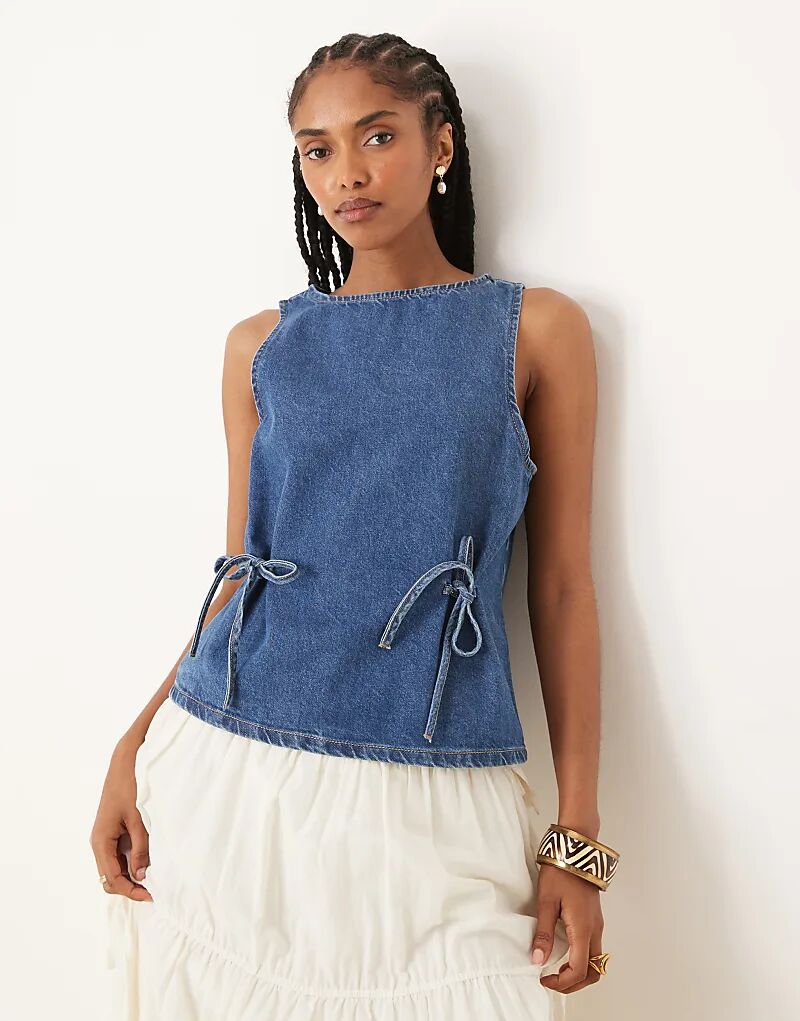 Джинсовая майка ASOS DESIGN с завязками на талии, средне-синего цвета
Джинсовая майка ASOS DESIGN с завязками на талии, средне-синего цвета