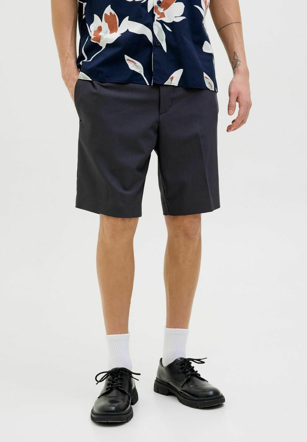 Шорты JPSTACE LEO Jack & Jones PREMIUM, темно-синий
Шорты JPSTACE LEO Jack & Jones PREMIUM, темно-синий