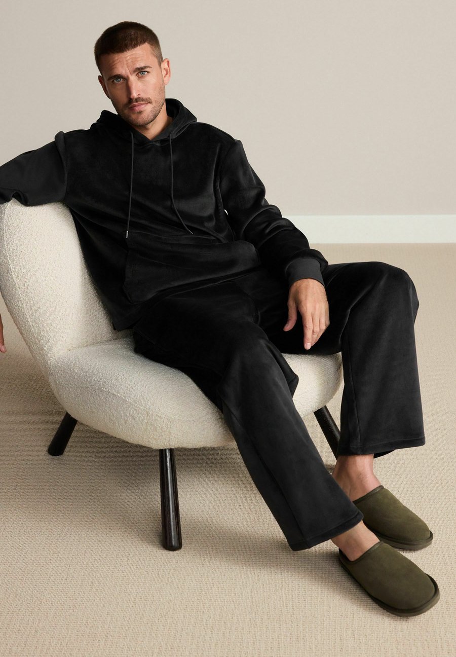 Тапочки Next SIGNATURE REGULAR FIT, New Khaki Green/Mottled Green
Тапочки Next SIGNATURE REGULAR FIT, New Khaki Green/Mottled Green