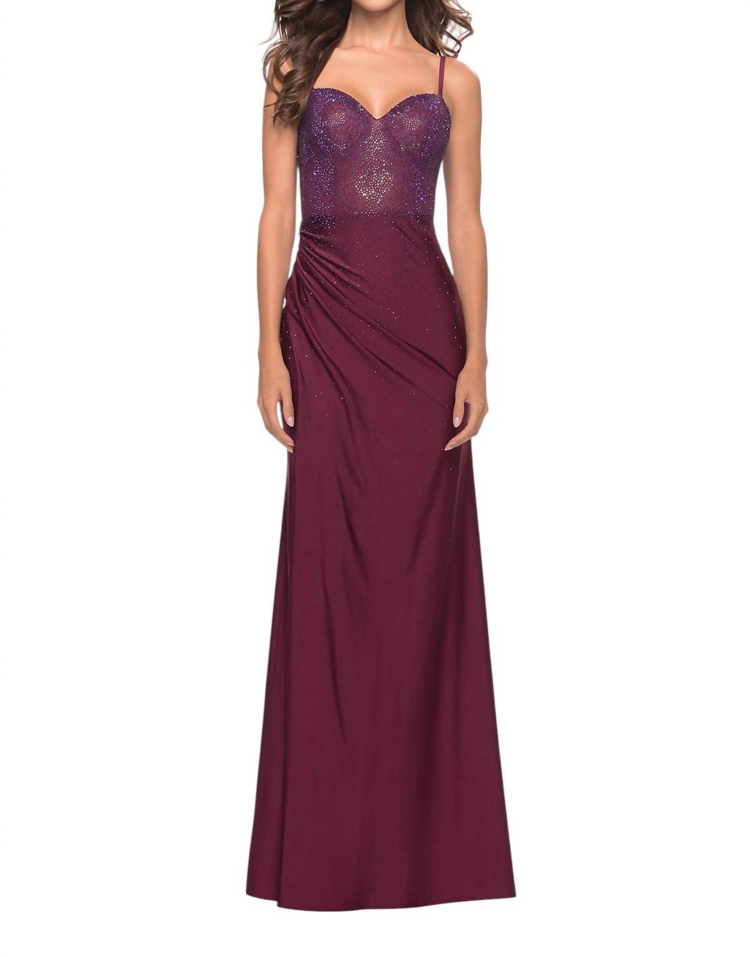 Платье для выпускного Sweetheart в цвете темная ягода La Femme, Dark Berry
Платье для выпускного Sweetheart в цвете темная ягода La Femme, Dark Berry