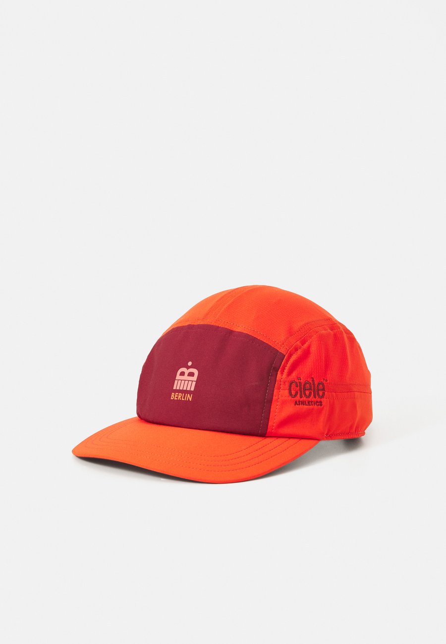 Бейсболка Ciele GOCAPSC WWM CITY UNISEX, Red
Бейсболка Ciele GOCAPSC WWM CITY UNISEX, Red