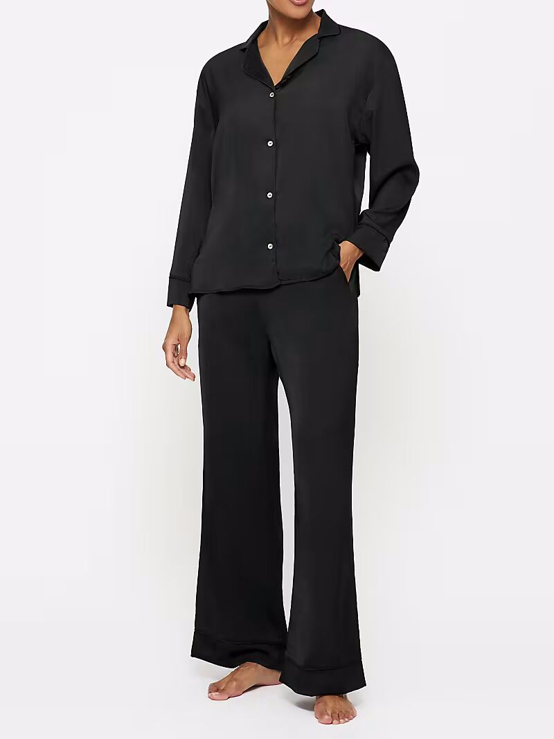 Комплект Hattie Revere Set в черном цвете Kbx
Комплект Hattie Revere Set в черном цвете Kbx