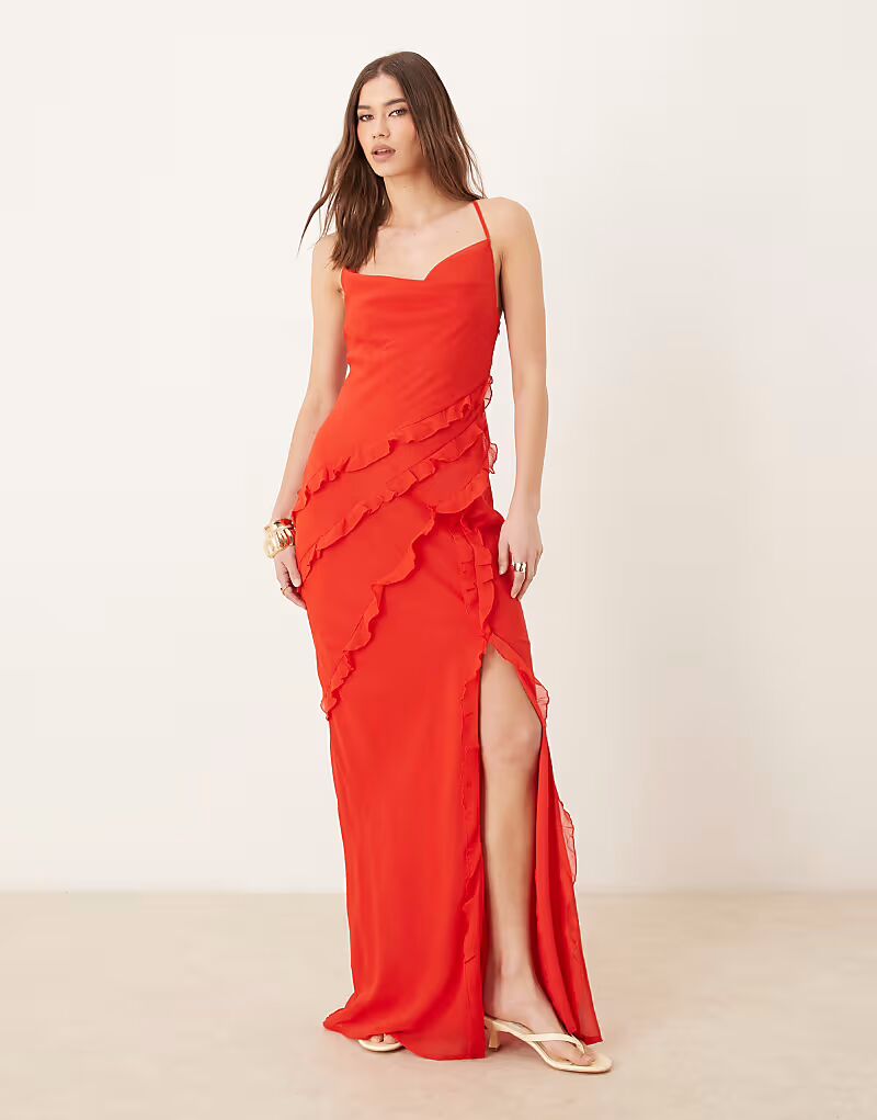 Платье макси Pretty Lavish с асимметричными оборками и текстурой ярко-красного цвета
Платье макси Pretty Lavish с асимметричными оборками и текстурой ярко-красного цвета