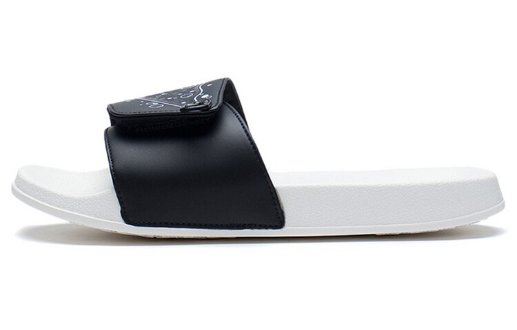 Шлепанцы мужские LN Slipper черные/белые Lining
Шлепанцы мужские LN Slipper черные/белые Lining