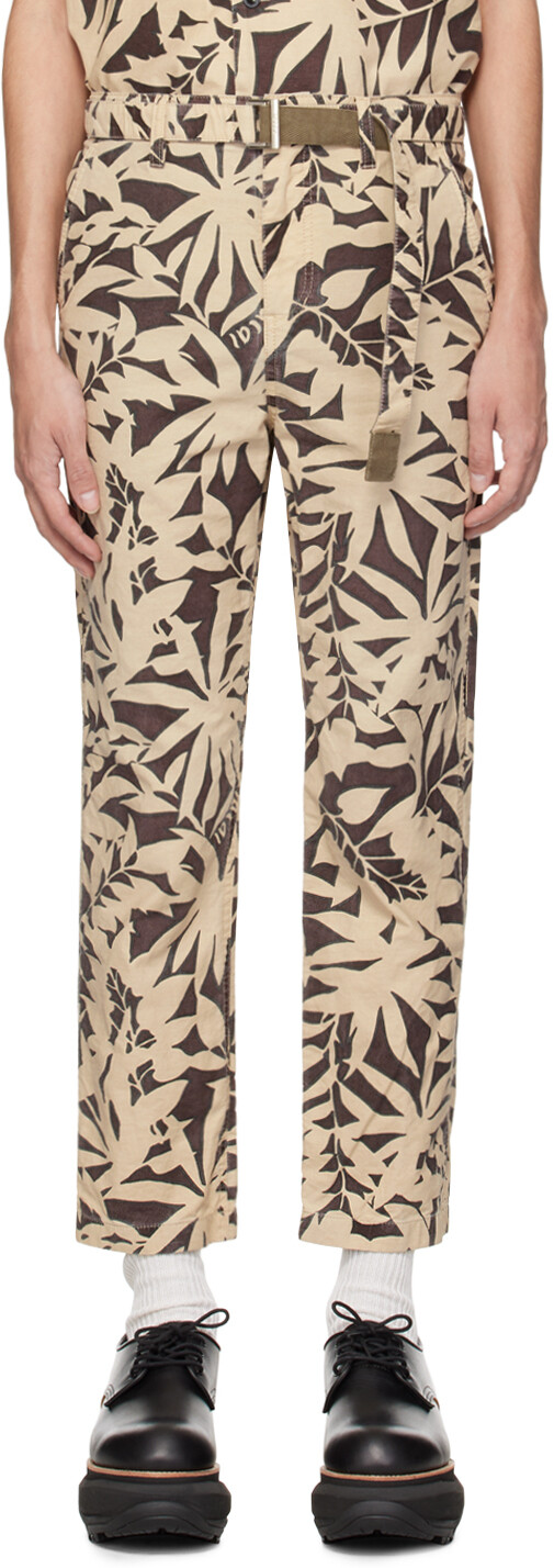 Бежево-коричневые брюки с принтом Sacai
Бежево-коричневые брюки с принтом Sacai