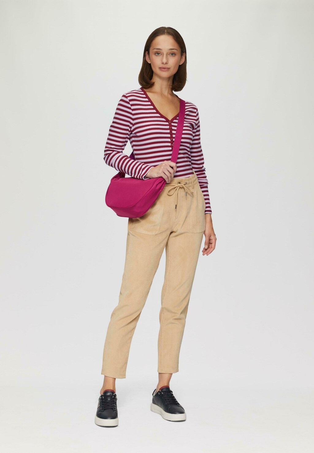 Топ с длинными рукавами MIT HENLEYAUSSCHNITT s.Oliver, темно-красный
Топ с длинными рукавами MIT HENLEYAUSSCHNITT s.Oliver, темно-красный