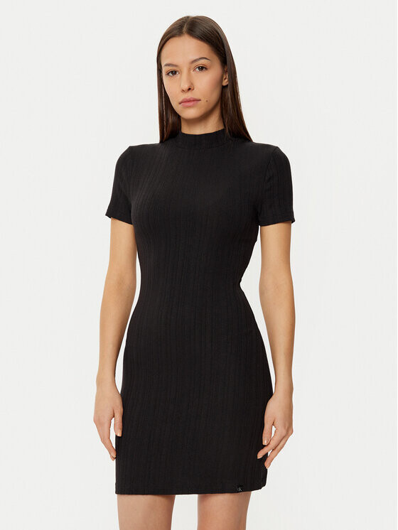 Платье на каждый день приталенного кроя Calvin Klein Jeans, черный
Платье на каждый день приталенного кроя Calvin Klein Jeans, черный