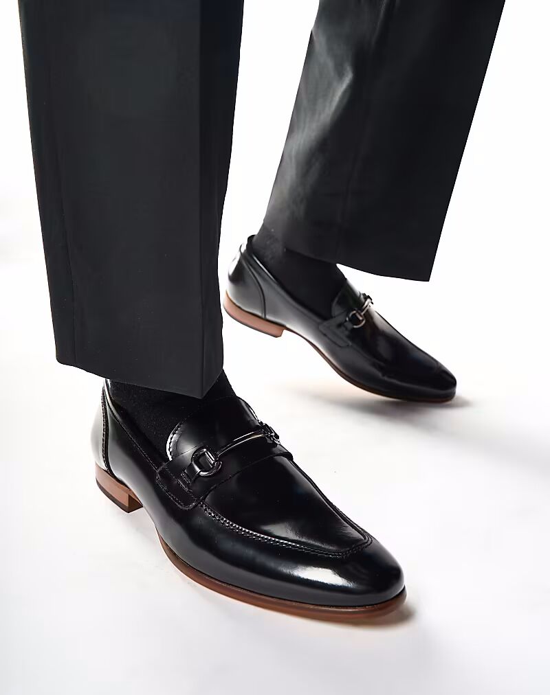 Лоферы Base London Russo с пряжкой черного цвета
Лоферы Base London Russo с пряжкой черного цвета