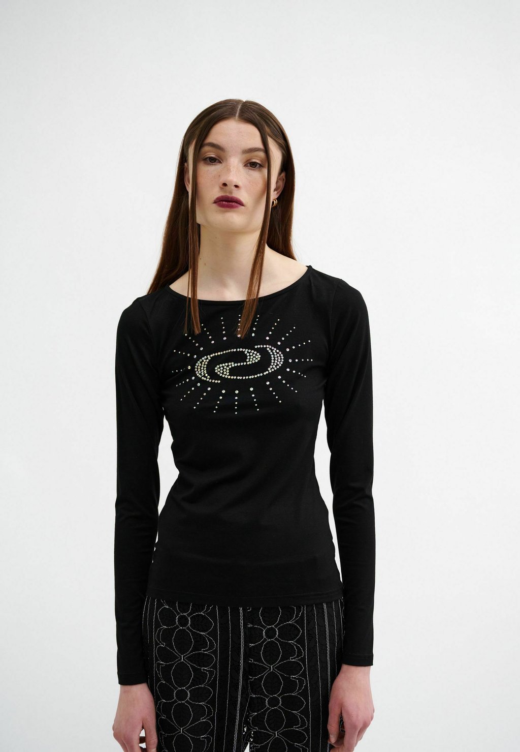 Топ с длинными рукавами VALERIA Résumé, черный
Топ с длинными рукавами VALERIA Résumé, черный