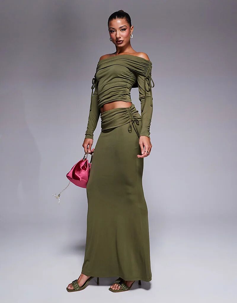 Юбка макси из модала премиум-класса с защипами на талии и сборками по бокам в оливковом цвете ASOS DESIGN
Юбка макси из модала премиум-класса с защипами на талии и сборками по бокам в оливковом цвете ASOS DESIGN