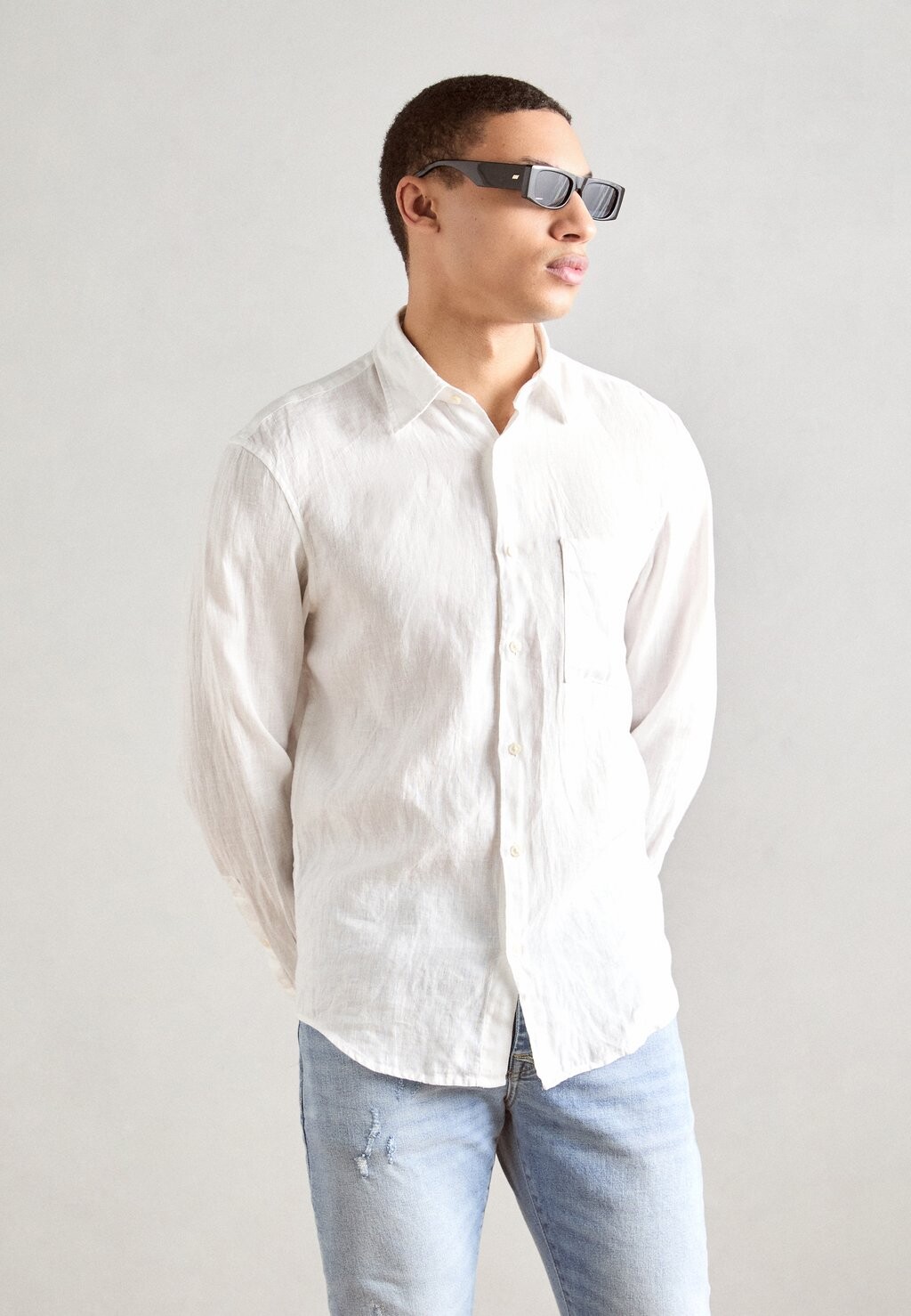 Рубашка KENT COLLAR LONG SLEEVES ONE RECTANGULAR CHEST POCKET Marc O'Polo, белый
Рубашка KENT COLLAR LONG SLEEVES ONE RECTANGULAR CHEST POCKET Marc O'Polo, белый