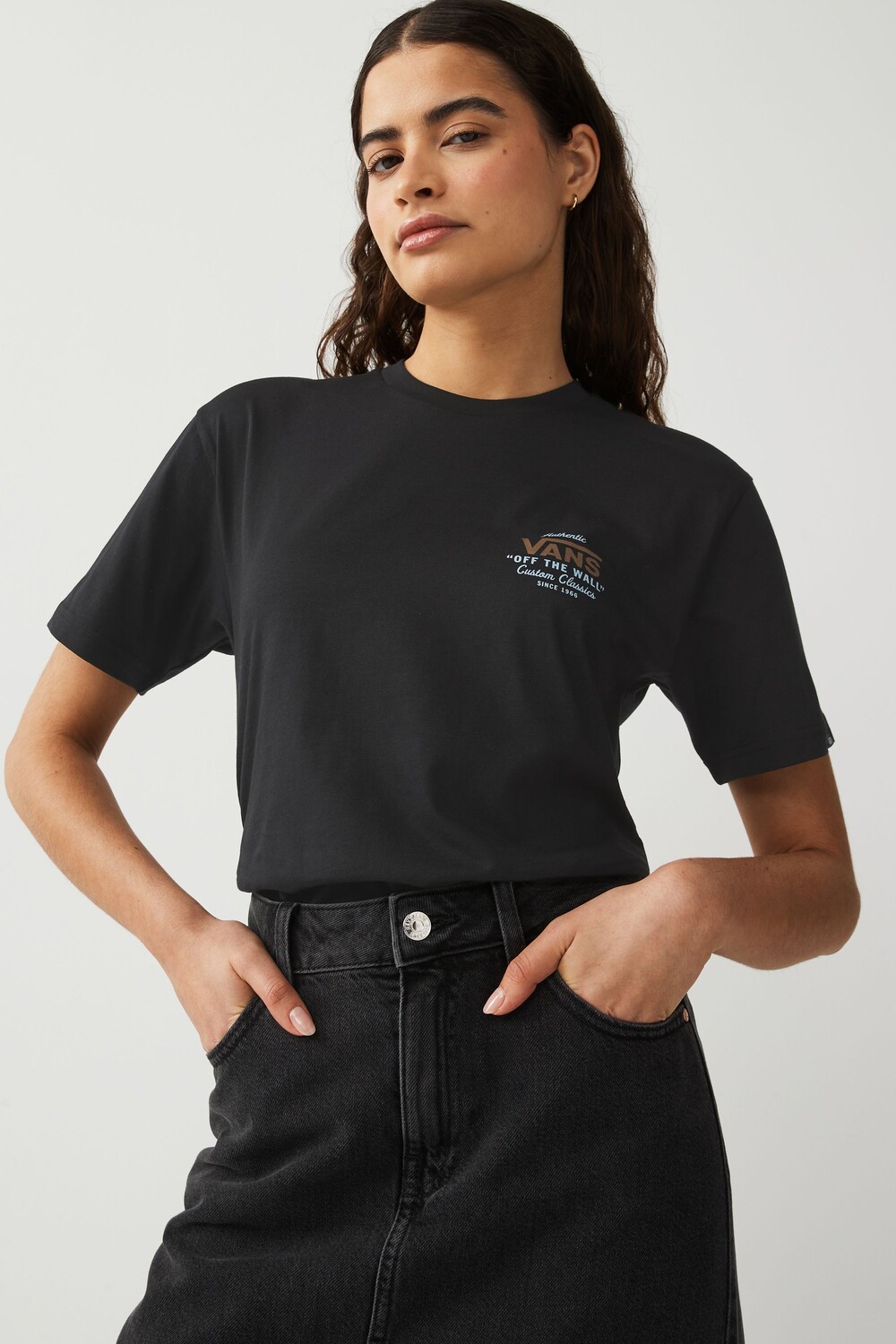 Женская классическая футболка с держателем Vans, черный
Женская классическая футболка с держателем Vans, черный