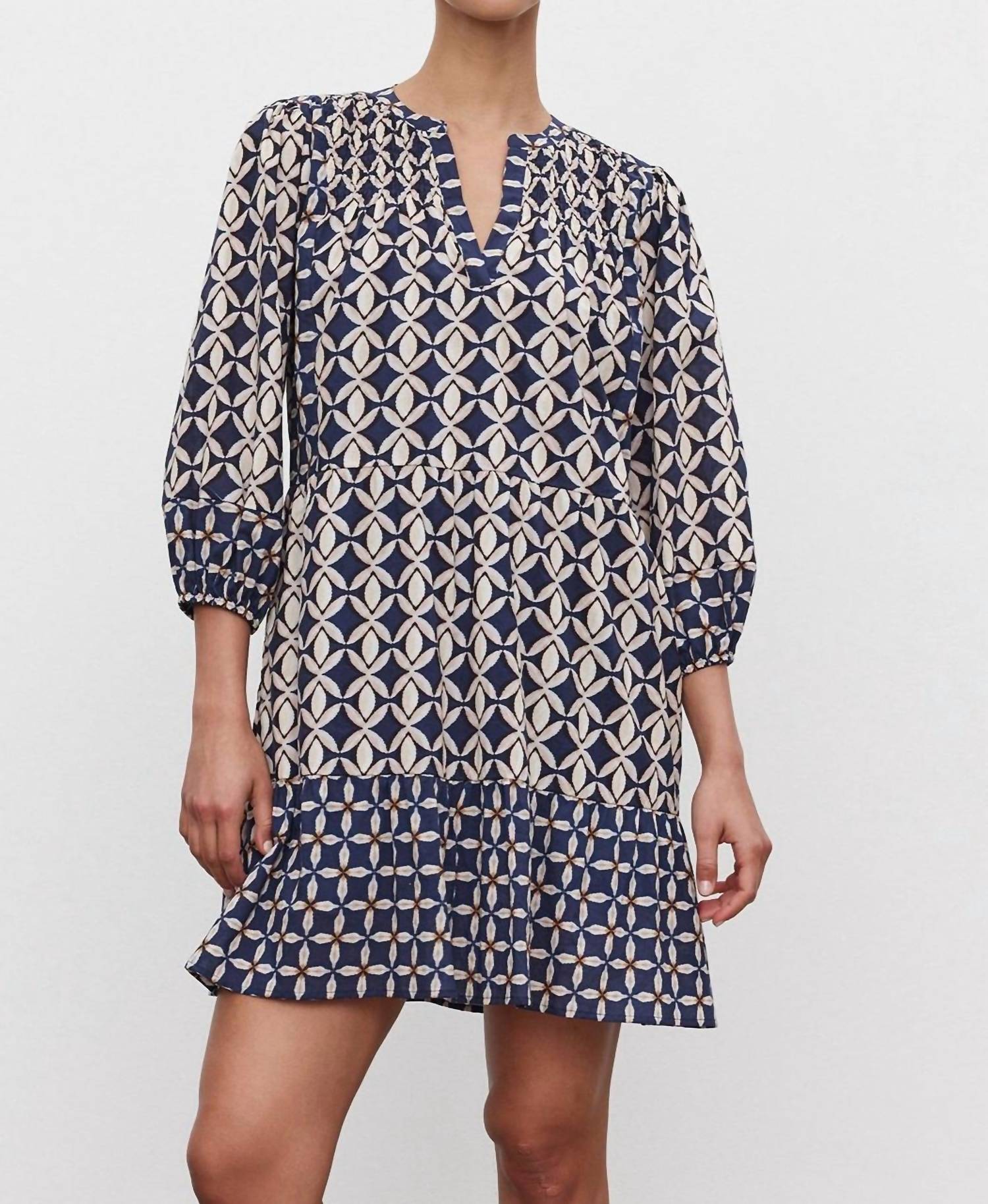 Платье из хлопкового батиста с принтом Beckie темно-синего цвета Velvet by Graham & Spencer
Платье из хлопкового батиста с принтом Beckie темно-синего цвета Velvet by Graham & Spencer