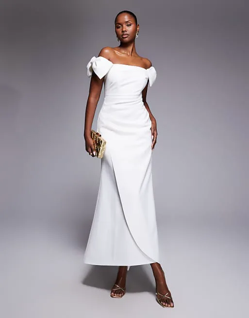 Белое платье макси со сборками и открытыми плечами Forever New Bridal
Белое платье макси со сборками и открытыми плечами Forever New Bridal