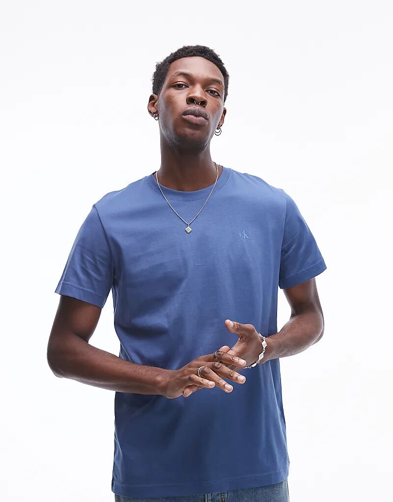 Футболка с текстурированным принтом на спине monologo, средне-синего цвета Calvin Klein Jeans
Футболка с текстурированным принтом на спине monologo, средне-синего цвета Calvin Klein Jeans