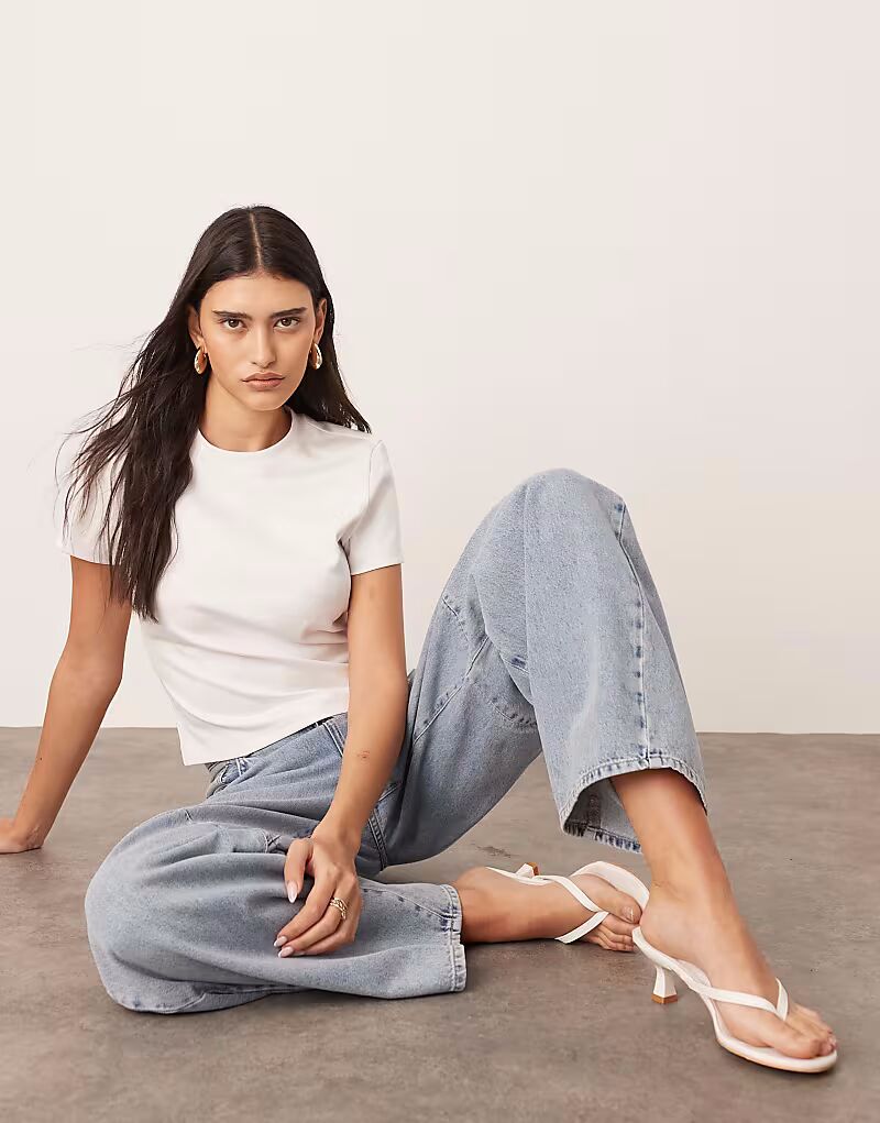 Футболка ARRANGE чистого кроя белого цвета
Футболка ARRANGE чистого кроя белого цвета