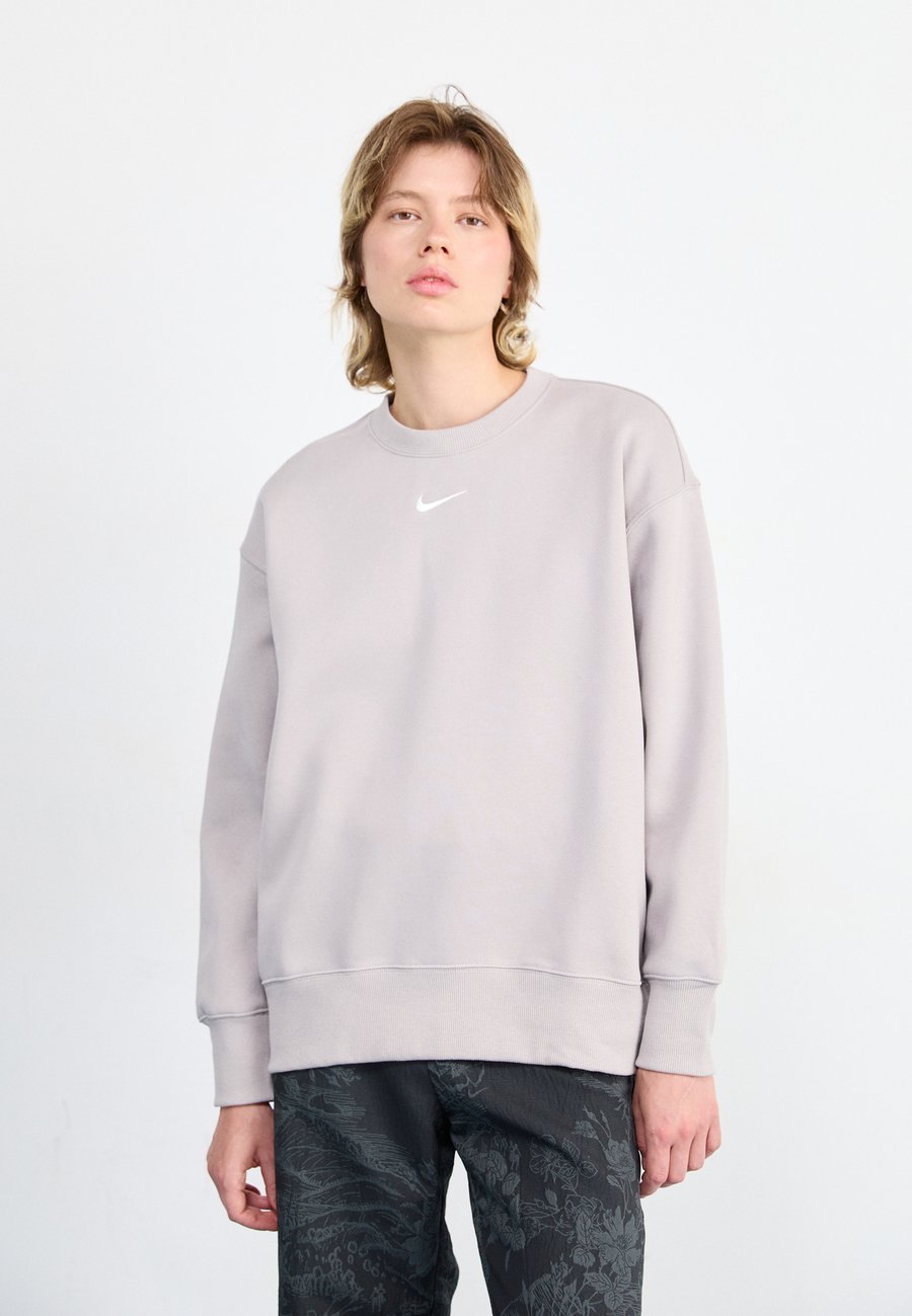 Толстовка Nike Sportswear LONG CREW, College Grey/Sail/Grey
Толстовка Nike Sportswear LONG CREW, College Grey/Sail/Grey