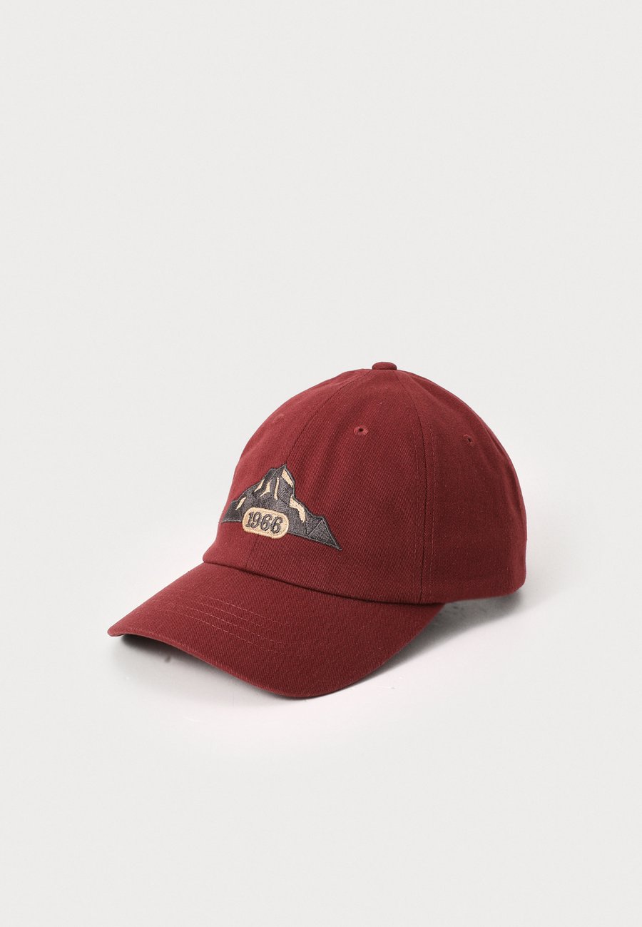 Бейсболка The North Face NORM HAT, Sumac/Dark Red
Бейсболка The North Face NORM HAT, Sumac/Dark Red
