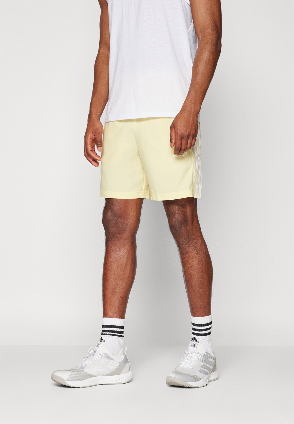 Спортивные шорты AEROREADY ESSENTIALS CHELSEA 3-STRIPES adidas Sportswear, желтый
Спортивные шорты AEROREADY ESSENTIALS CHELSEA 3-STRIPES adidas Sportswear, желтый