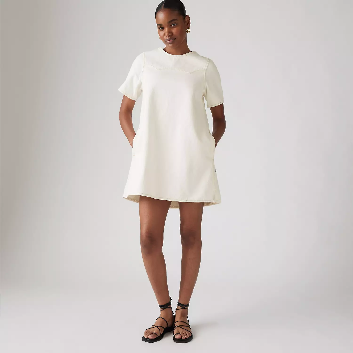 Платье-футболка из денима Levi's, цвет Snowing In LA - White
Платье-футболка из денима Levi's, цвет Snowing In LA - White