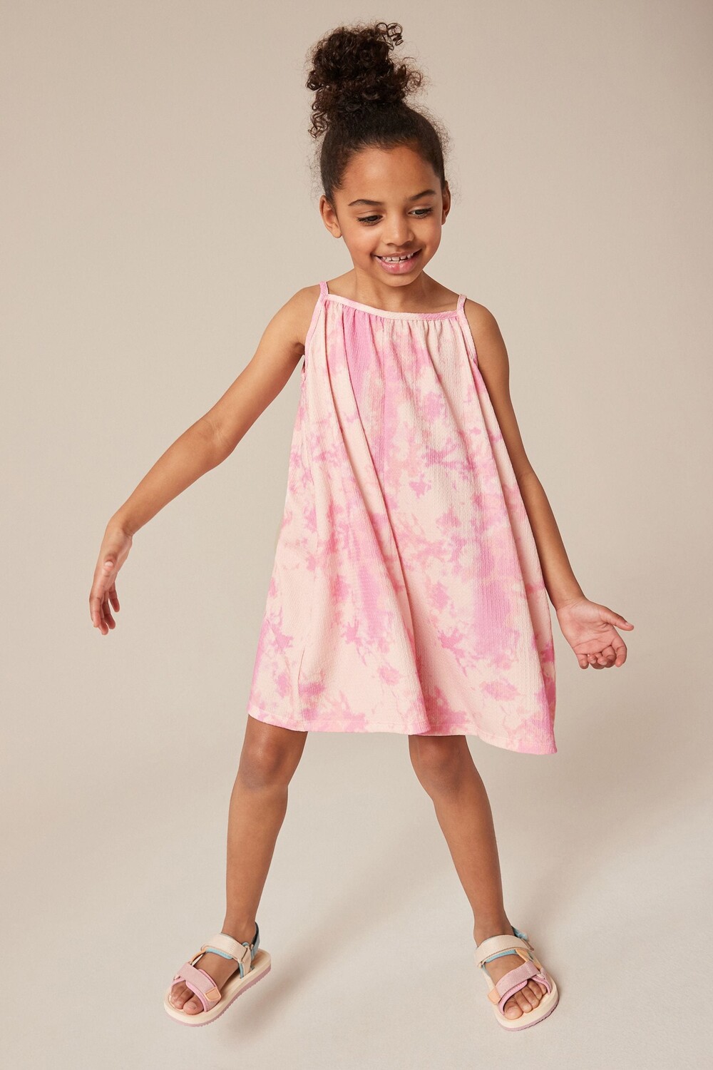 Текстурированный комбинезон с рюшами (3–16 лет) Next, розовый
Текстурированный комбинезон с рюшами (3–16 лет) Next, розовый