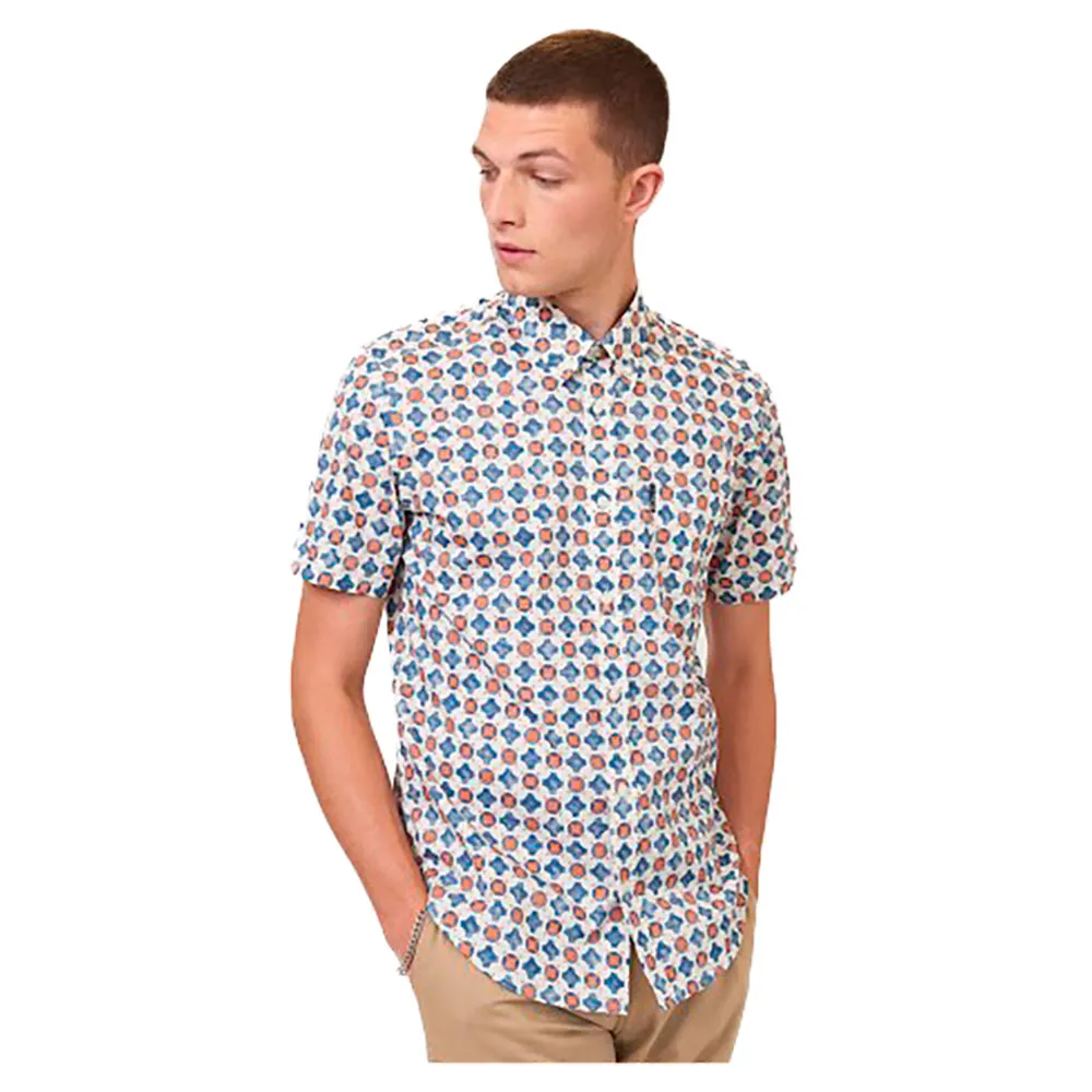 Рубашка с коротким рукавом Ben Sherman Distressed Retro Print, белый
Рубашка с коротким рукавом Ben Sherman Distressed Retro Print, белый