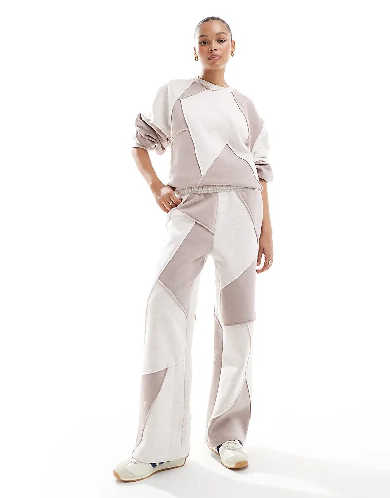 Прямые джоггеры ASOS DESIGN в комбинированном светло-бежевом цвете с деталями в стиле пэчворк, коорд.
Прямые джоггеры ASOS DESIGN в комбинированном светло-бежевом цвете с деталями в стиле пэчворк, коорд.