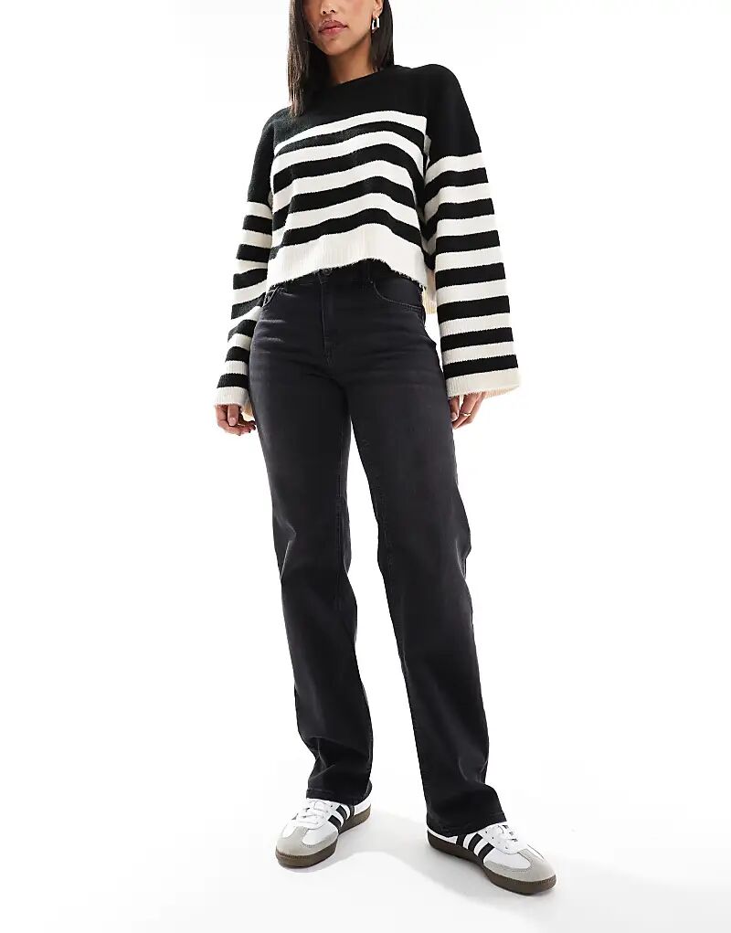 Прямые джинсы Blush черного цвета с потертостями ONLY
Прямые джинсы Blush черного цвета с потертостями ONLY