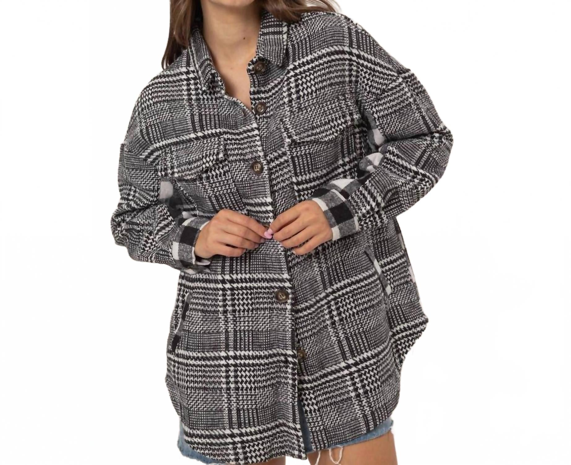 Миксовая клетчатая куртка в черно-белом цвете HYFVE
Миксовая клетчатая куртка в черно-белом цвете HYFVE