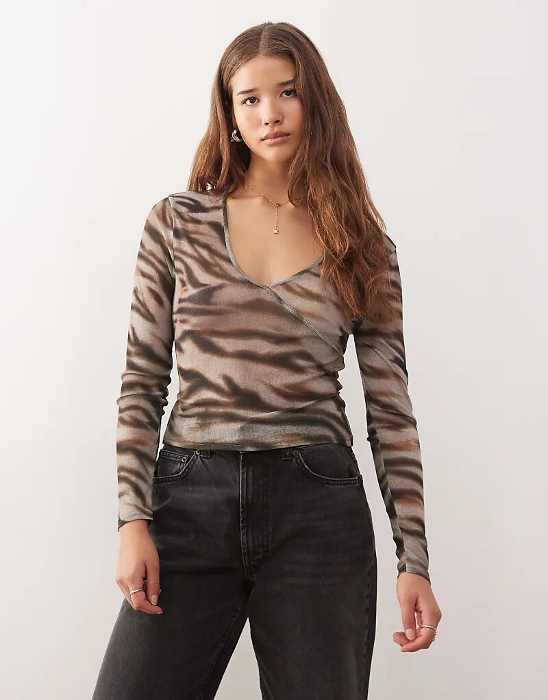 Сетчатый топ-обертка COLLUSION с тигровым принтом
Сетчатый топ-обертка COLLUSION с тигровым принтом