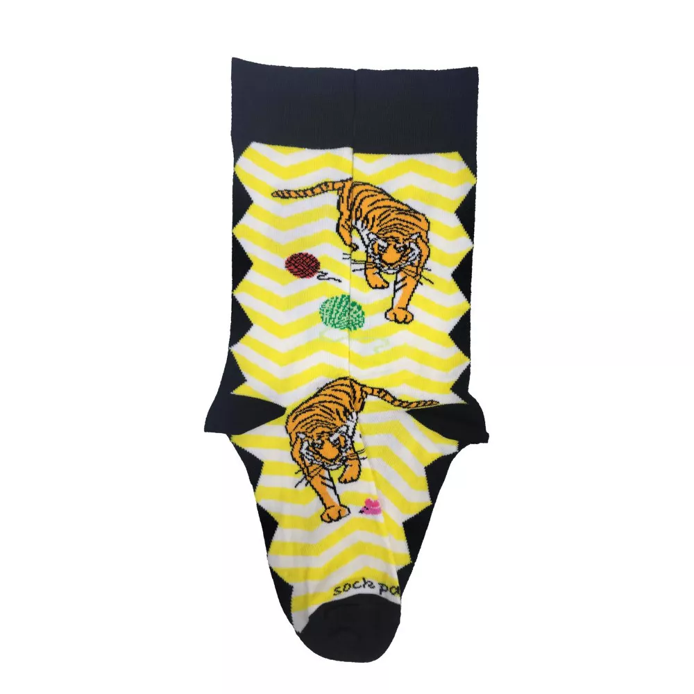 Носки «Тигр играет с игрушками» (женские размеры, взрослые, средние) от Sock Panda 
Носки «Тигр играет с игрушками» (женские размеры, взрослые, средние) от Sock Panda