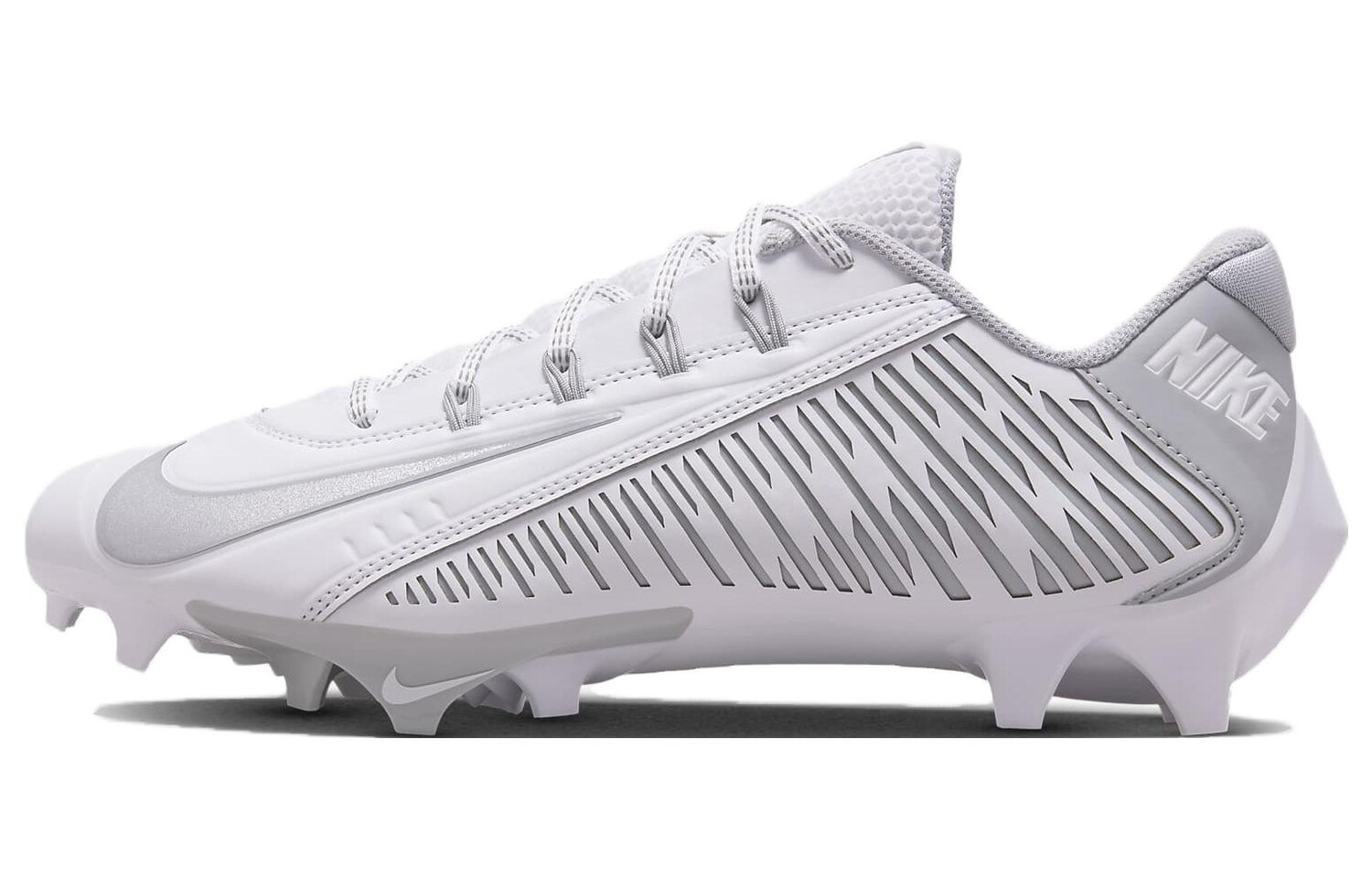 Футбольные бутсы Vapor Edge Pro 360 VC White Metallic Silver Nike
Футбольные бутсы Vapor Edge Pro 360 VC White Metallic Silver Nike