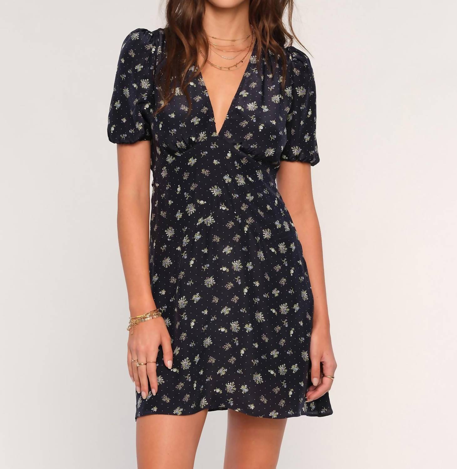 Женское платье Johnnie в цвете оникс Heartloom, Onyx
Женское платье Johnnie в цвете оникс Heartloom, Onyx