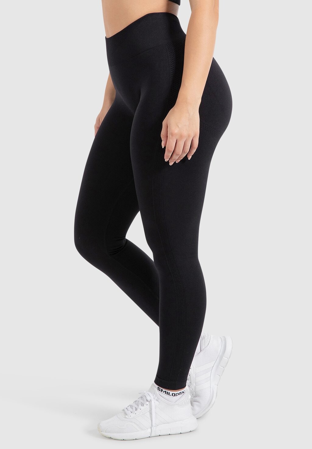 Тайтсы CETRINA SCRUNCH Smilodox, черный
Тайтсы CETRINA SCRUNCH Smilodox, черный