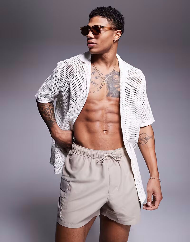 Короткие шорты для плавания ASOS DESIGN с карманами-карго в каменном цвете
Короткие шорты для плавания ASOS DESIGN с карманами-карго в каменном цвете