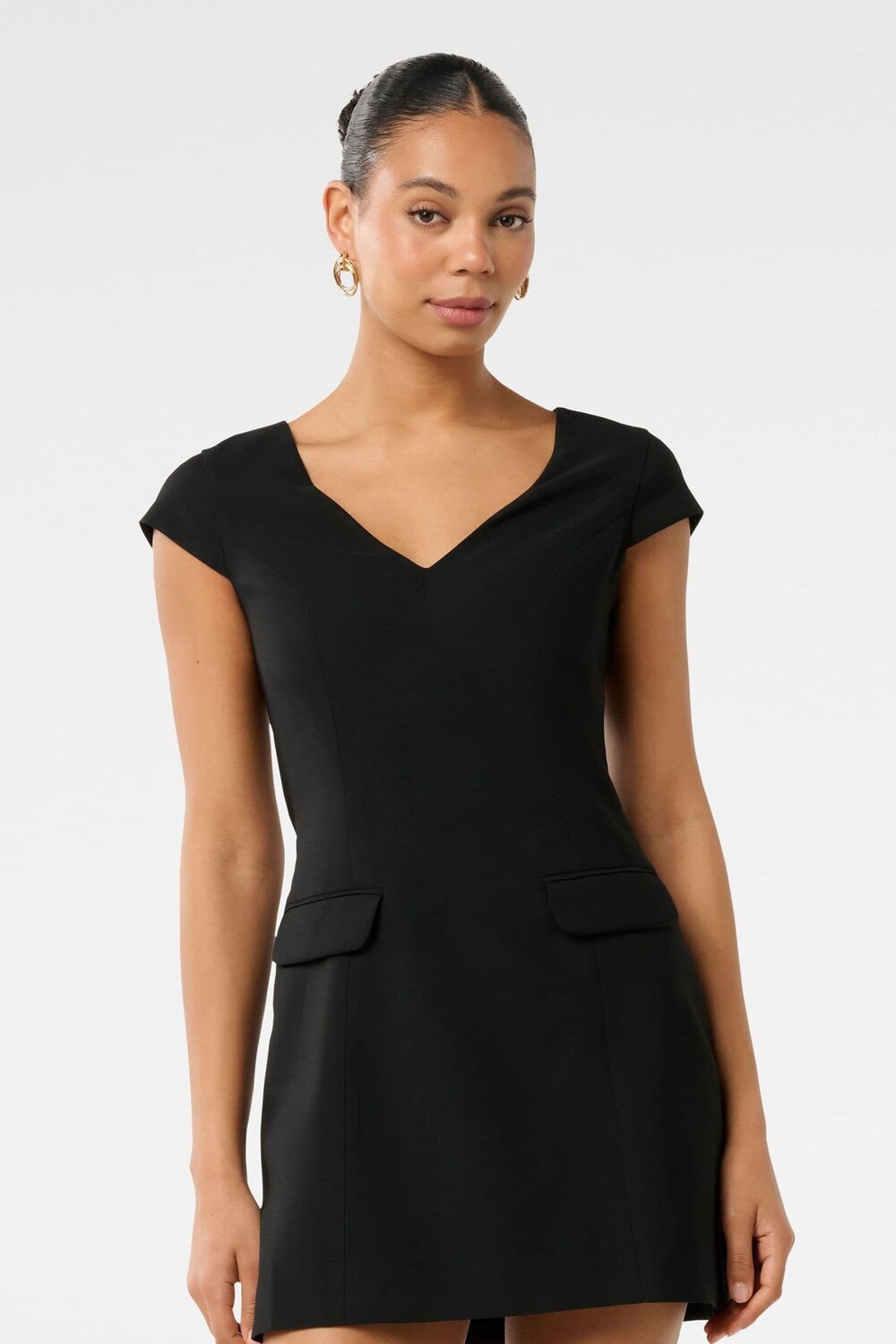 Платье мини с рукавами Layla Forever New, черный
Платье мини с рукавами Layla Forever New, черный