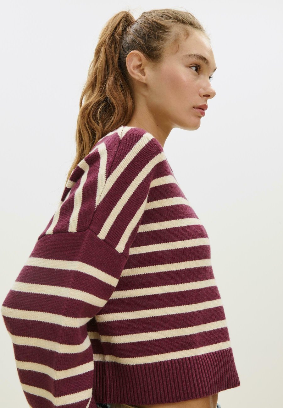 Джемпер Stradivarius STRIPED CROPPED, Bordeaux
Джемпер Stradivarius STRIPED CROPPED, Bordeaux