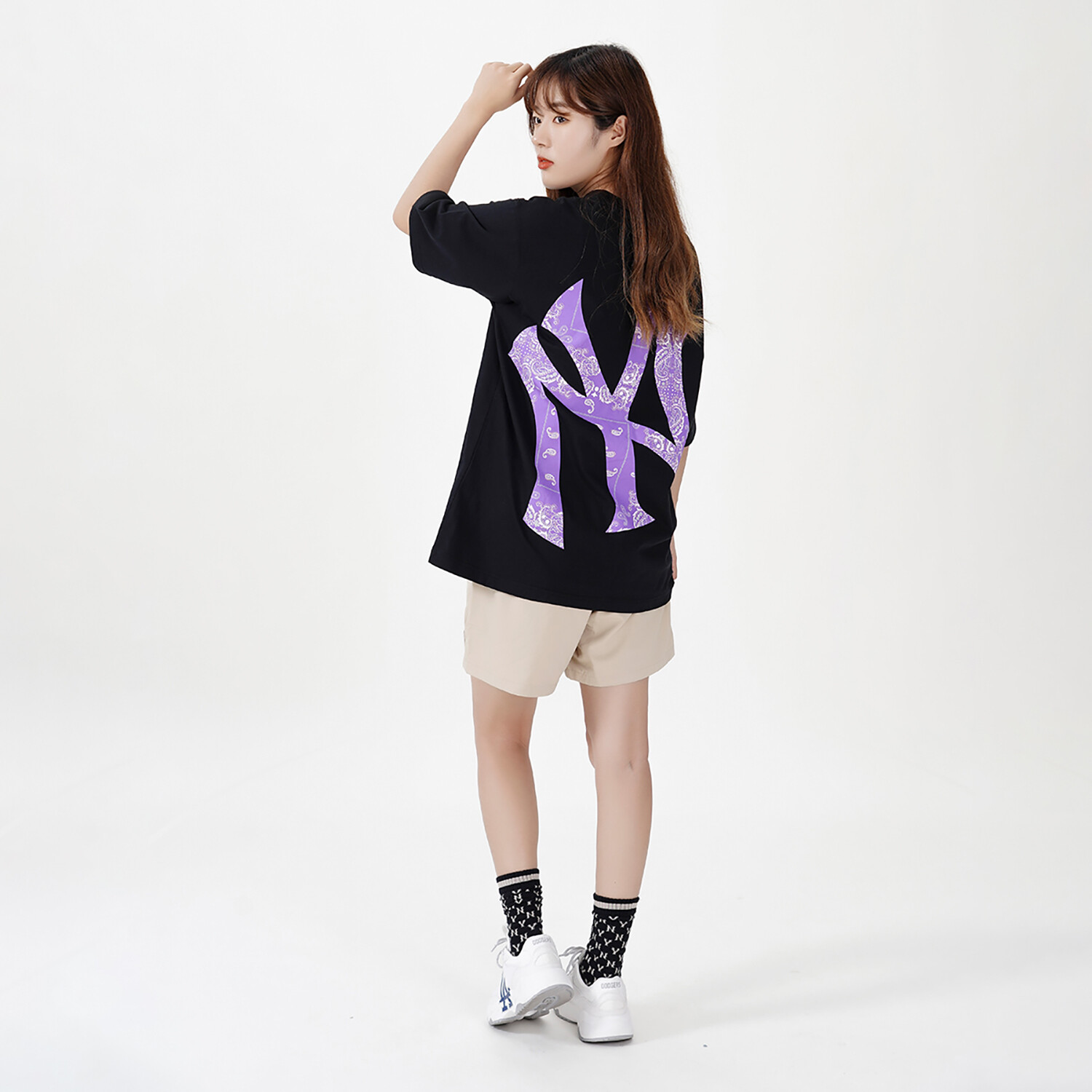 Футболка с цветком кешью унисекс, черная Mlb, черный
Футболка с цветком кешью унисекс, черная Mlb, черный