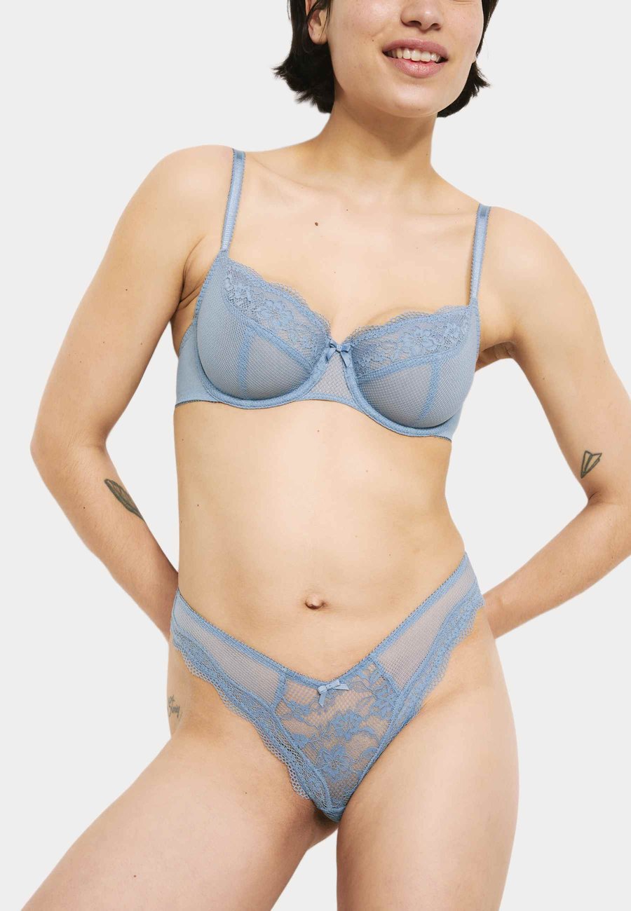 Бюстгальтер Marks & Spencer JASMINE , Grey Blue/Mottled Blue
Бюстгальтер Marks & Spencer JASMINE , Grey Blue/Mottled Blue