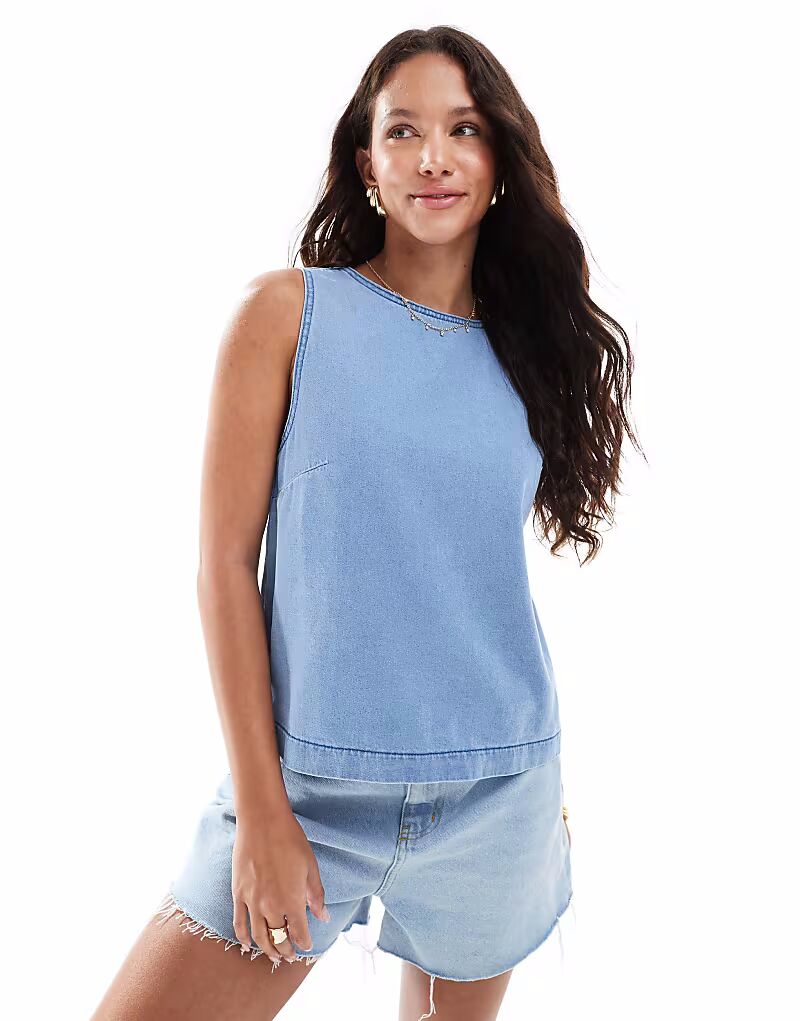 Джинсовая майка свободного кроя ASOS DESIGN светло-голубого цвета 
Джинсовая майка свободного кроя ASOS DESIGN светло-голубого цвета