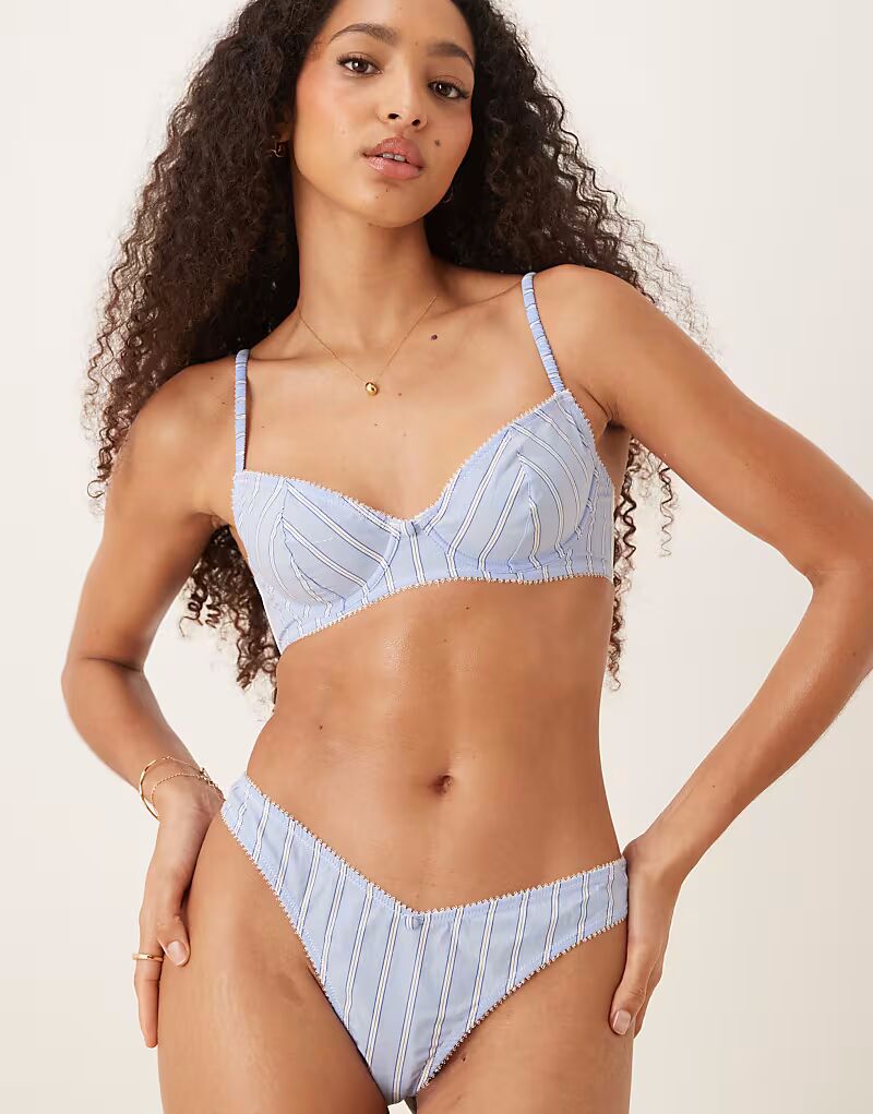 Бюстгальтер на косточках Sidney в синюю полоску Asos Design
Бюстгальтер на косточках Sidney в синюю полоску Asos Design
