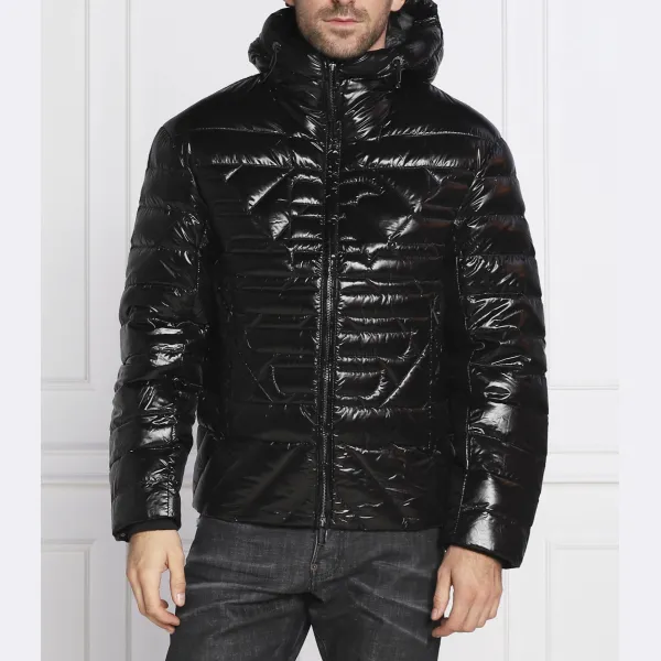 Пуховик стандартного кроя Emporio Armani, черный
Пуховик стандартного кроя Emporio Armani, черный