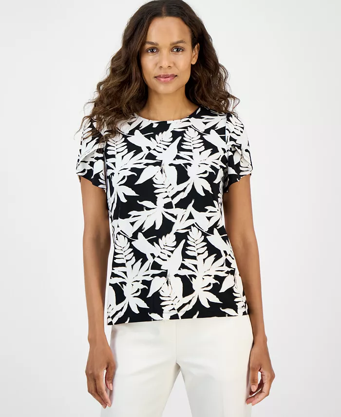 Топ с принтом и тюльпанообразными рукавами Petite AK Anne Klein, черный
Топ с принтом и тюльпанообразными рукавами Petite AK Anne Klein, черный