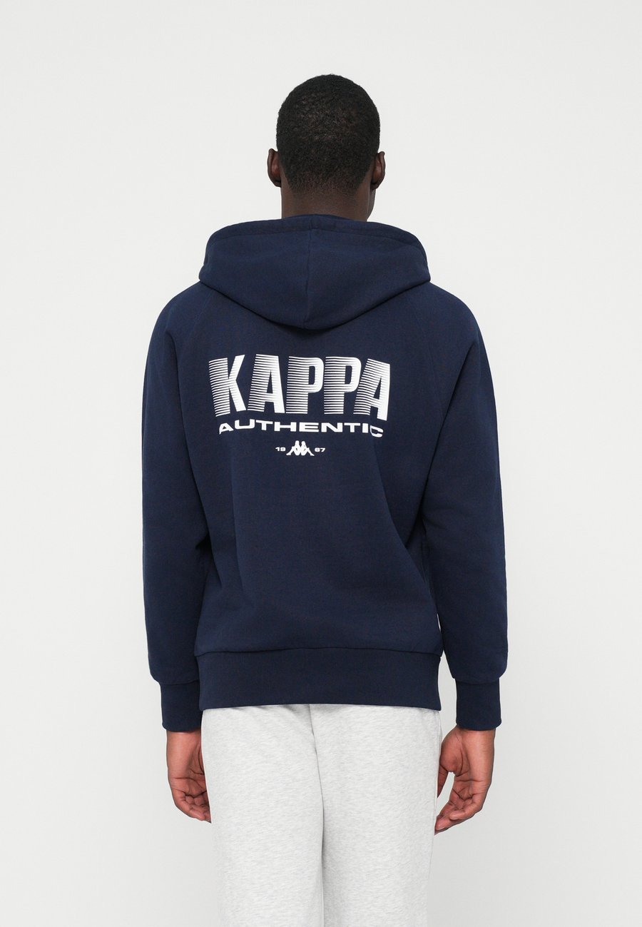 Толстовка Kappa AUTHENTIC ORTIS, Blue Iris/White/Blue, Белый, Толстовка Kappa AUTHENTIC ORTIS, Blue Iris/White/Blue
Толстовка Kappa AUTHENTIC ORTIS, Blue Iris/White/Blue, Белый, Толстовка Kappa AUTHENTIC ORTIS, Blue Iris/White/Blue
