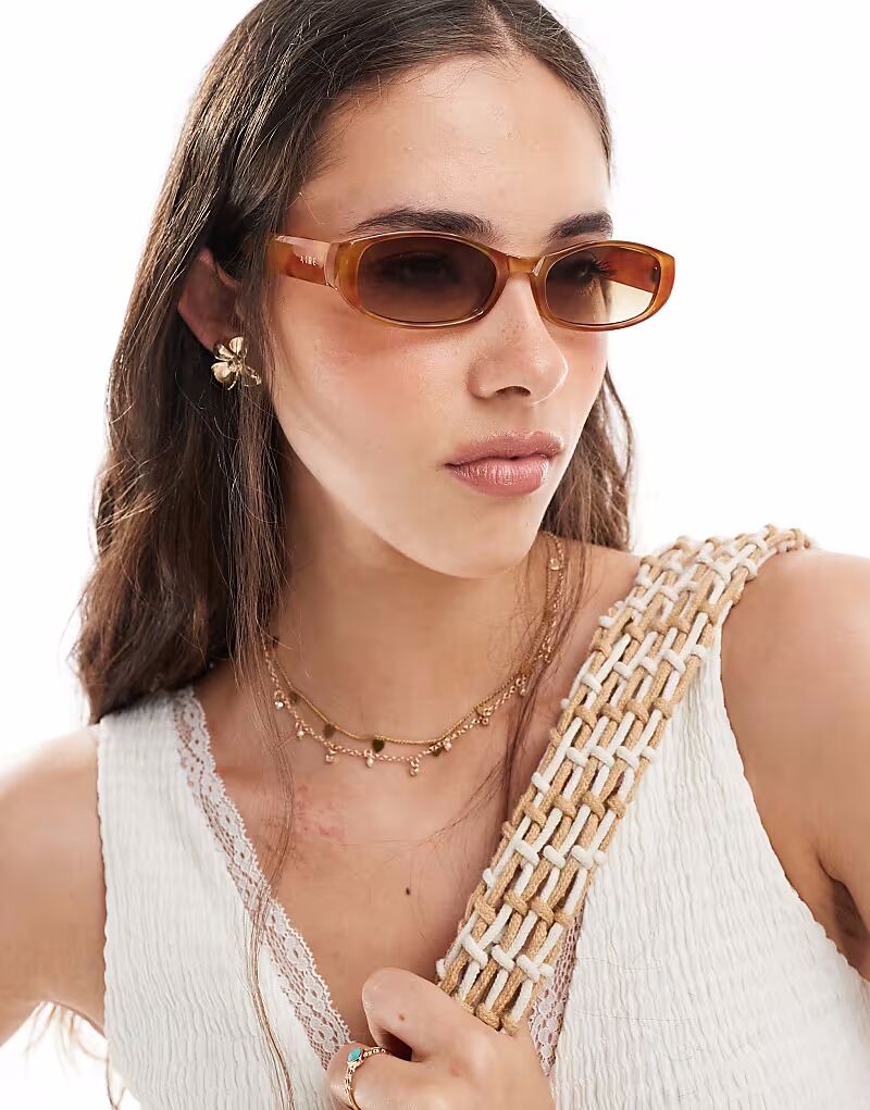 Солнцезащитные очки Aire Caellum slim с прямоугольной оправой и коричневыми дымчатыми линзами в винтажном черепаховом цвете 
Солнцезащитные очки Aire Caellum slim с прямоугольной оправой и коричневыми дымчатыми линзами в винтажном черепаховом цвете