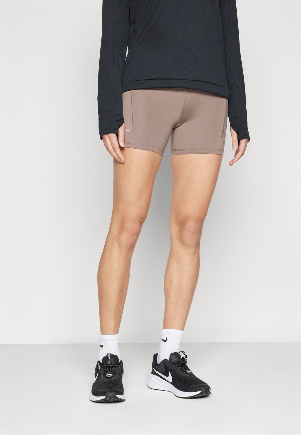 Леггинсы SWIFT SHORT Nike Performance, серо-коричневый
Леггинсы SWIFT SHORT Nike Performance, серо-коричневый
